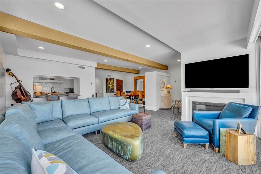 For Sale: $1,995,000 (2 beds, 2 baths, 2304 Square Feet)