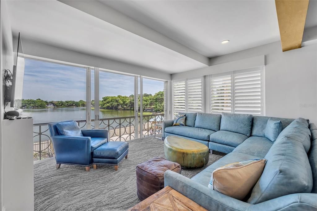 For Sale: $1,995,000 (2 beds, 2 baths, 2304 Square Feet)