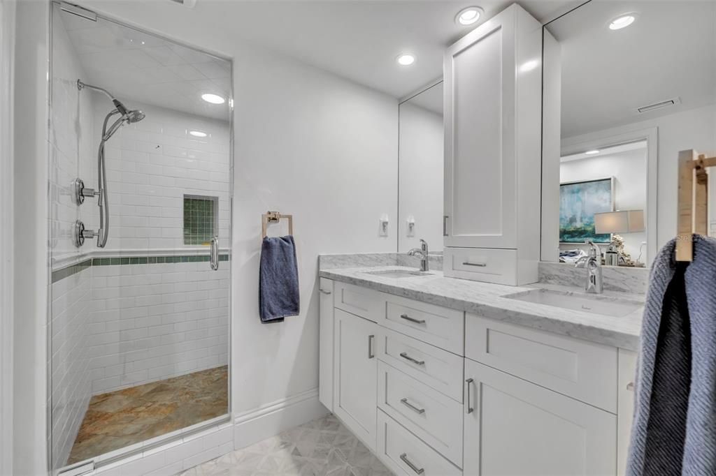 For Sale: $1,995,000 (2 beds, 2 baths, 2304 Square Feet)