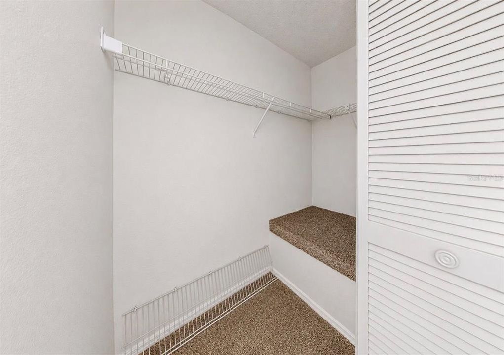 На продажу: $222,900 (2 спален, 2 ванн, 1288 Квадратных фут)