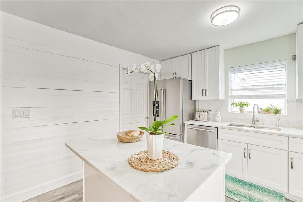 For Rent: $3,200 (4 beds, 1 baths, 1197 Square Feet)