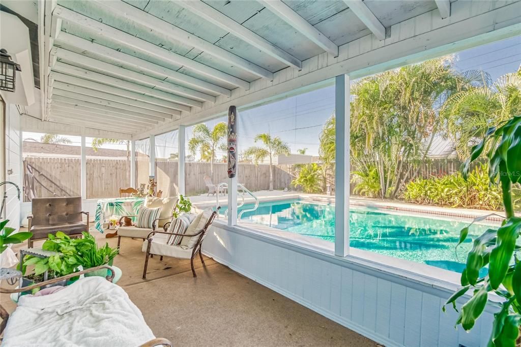 For Rent: $3,200 (4 beds, 1 baths, 1197 Square Feet)