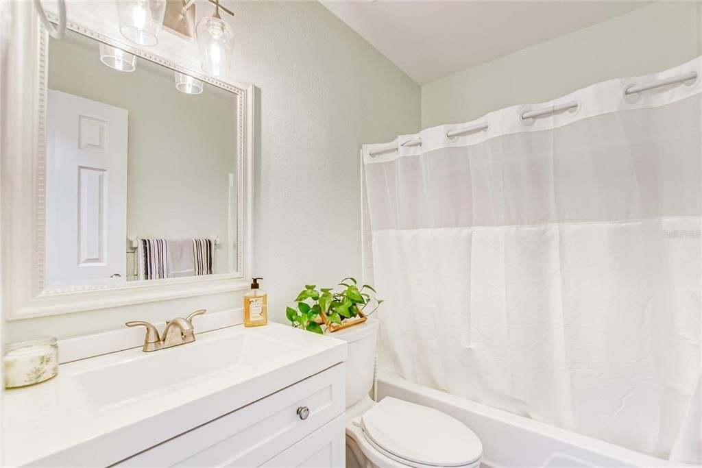 For Rent: $3,200 (4 beds, 1 baths, 1197 Square Feet)