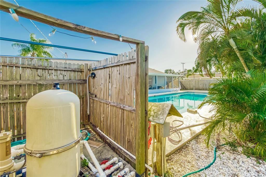 For Rent: $3,200 (4 beds, 1 baths, 1197 Square Feet)