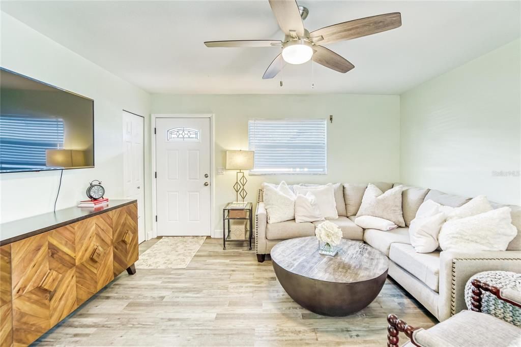 For Rent: $3,200 (4 beds, 1 baths, 1197 Square Feet)