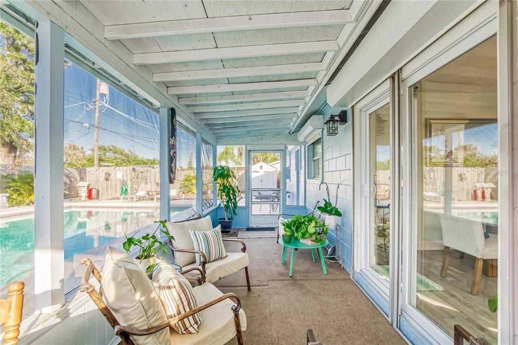 For Rent: $3,200 (4 beds, 1 baths, 1197 Square Feet)