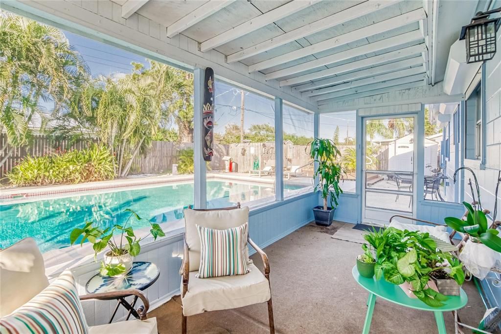For Rent: $3,200 (4 beds, 1 baths, 1197 Square Feet)