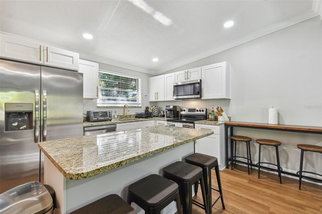 На продажу: $599,900 (5 спален, 3 ванн, 2251 Квадратных фут)