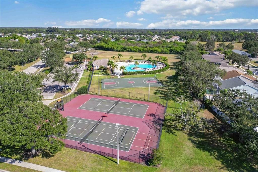 Activo con contrato: $440,000 (4 camas, 3 baños, 2377 Pies cuadrados)