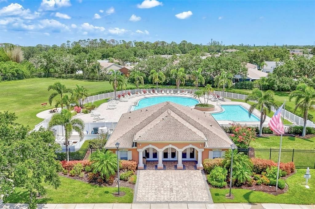 Activo con contrato: $440,000 (4 camas, 3 baños, 2377 Pies cuadrados)