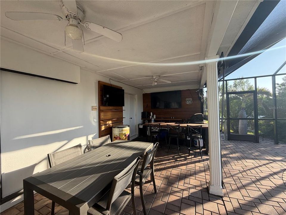 For Rent: $4,599 (3 beds, 2 baths, 2180 Square Feet)