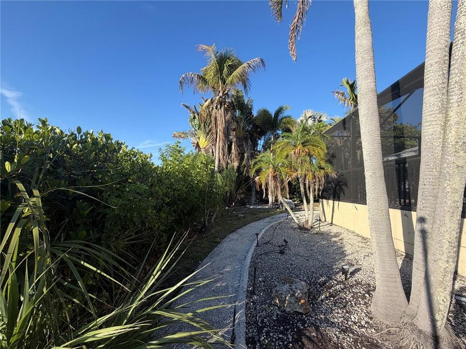 For Rent: $4,599 (3 beds, 2 baths, 2180 Square Feet)