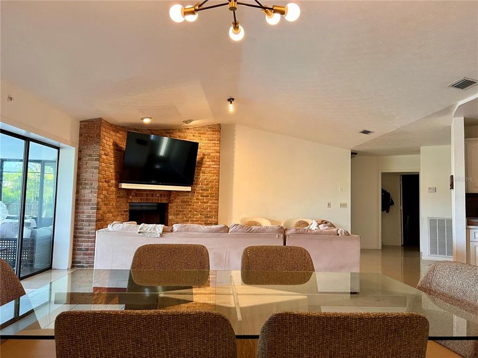 For Rent: $4,599 (3 beds, 2 baths, 2180 Square Feet)