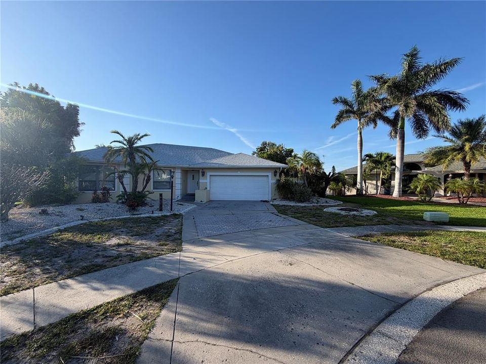 For Rent: $4,599 (3 beds, 2 baths, 2180 Square Feet)