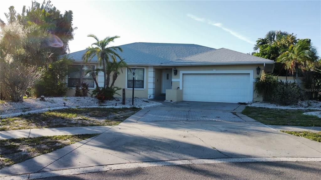 For Rent: $4,599 (3 beds, 2 baths, 2180 Square Feet)