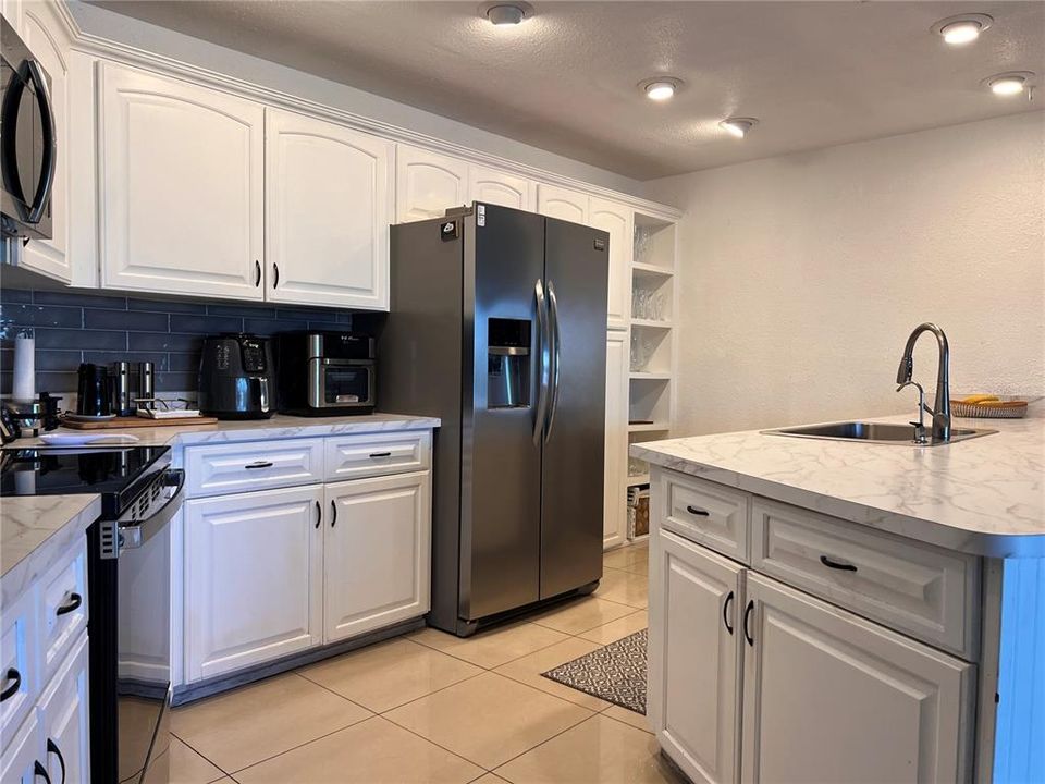 For Rent: $4,599 (3 beds, 2 baths, 2180 Square Feet)