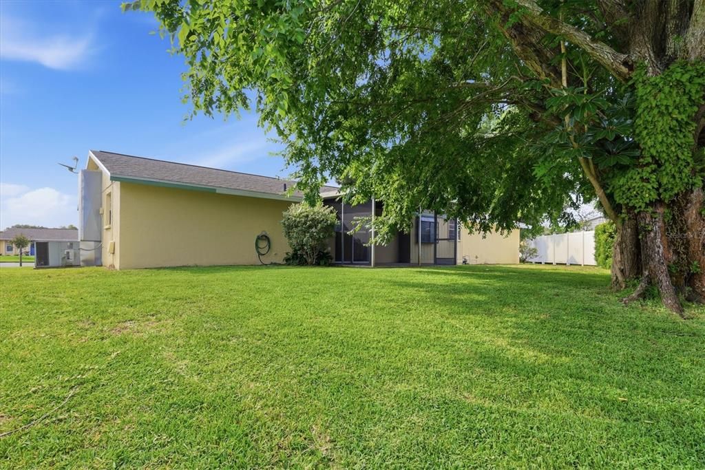 For Sale: $299,000 (2 beds, 2 baths, 1246 Square Feet)