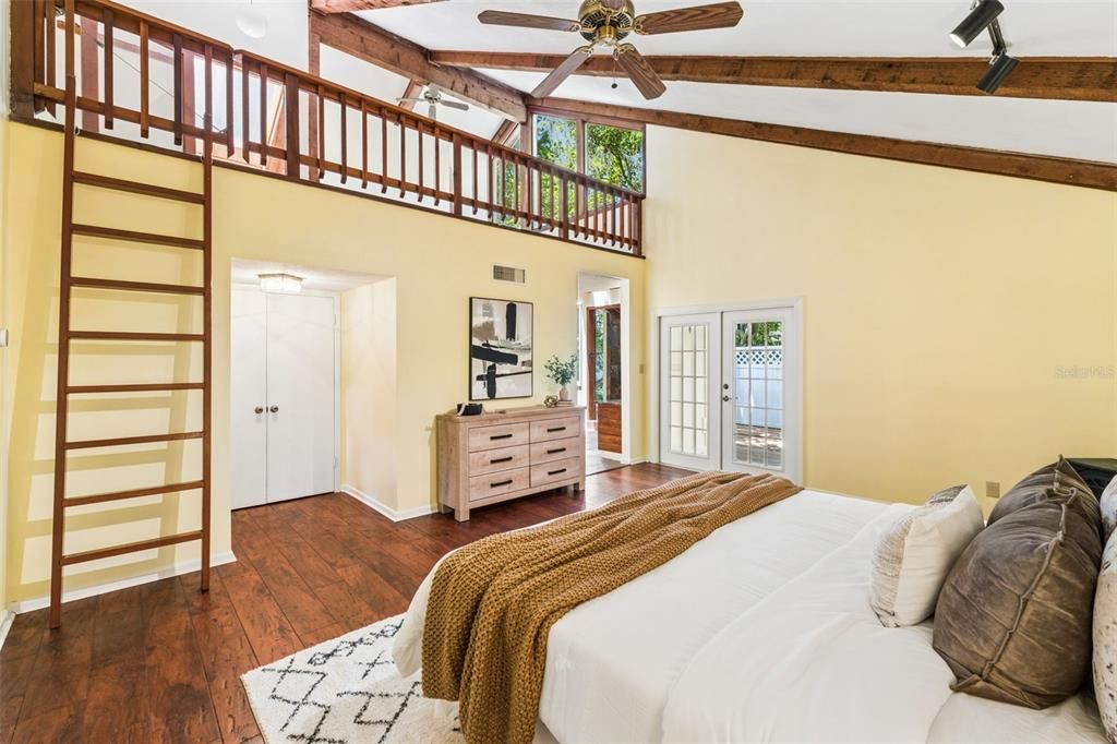 Activo con contrato: $799,000 (5 camas, 2 baños, 3381 Pies cuadrados)
