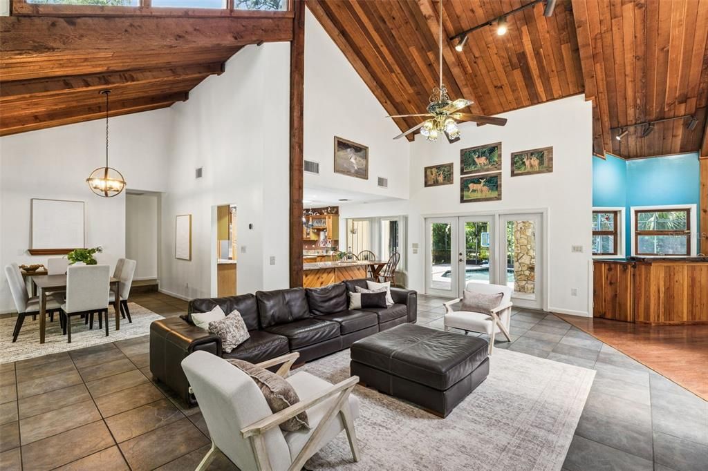 Activo con contrato: $799,000 (5 camas, 2 baños, 3381 Pies cuadrados)
