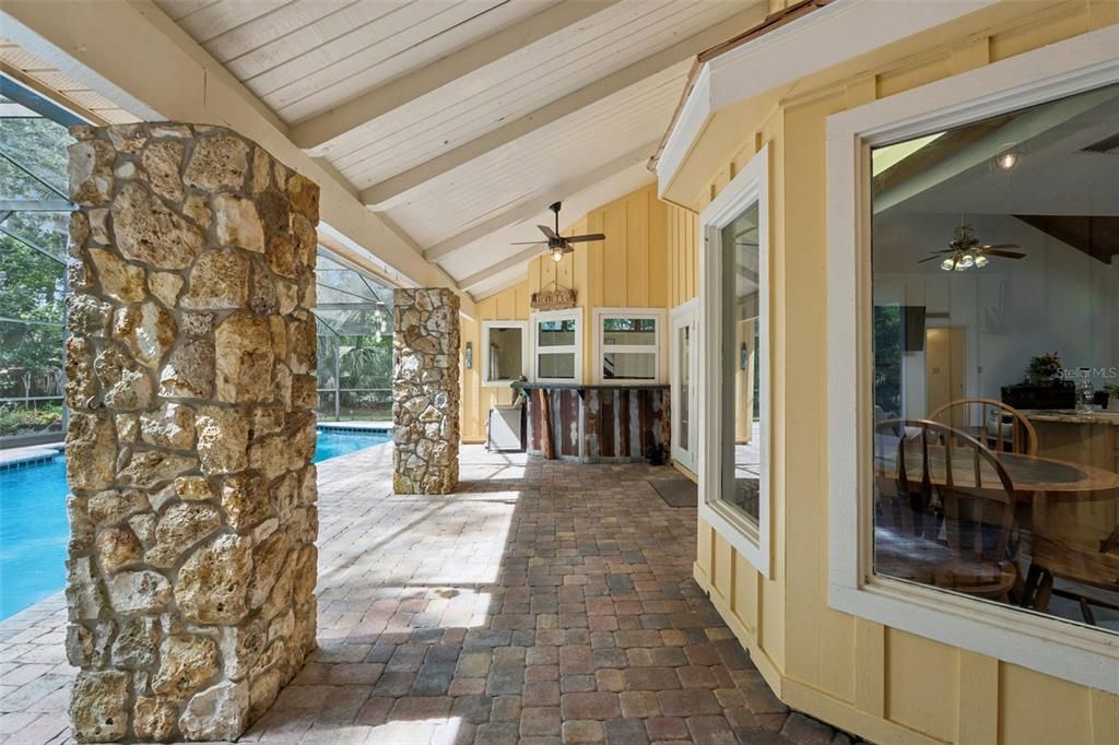 Activo con contrato: $799,000 (5 camas, 2 baños, 3381 Pies cuadrados)