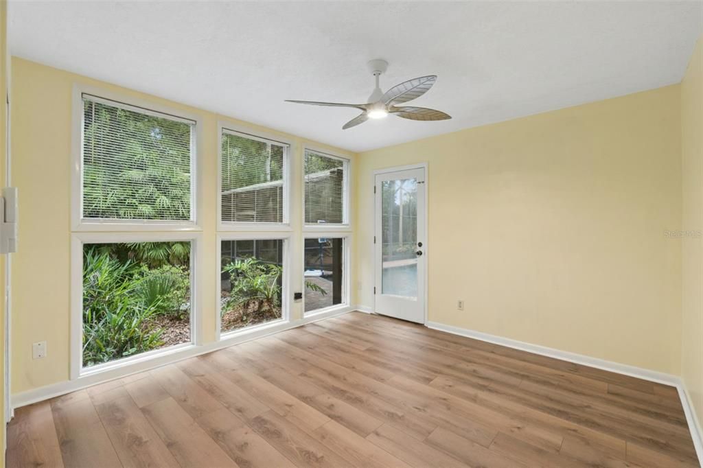 Activo con contrato: $799,000 (5 camas, 2 baños, 3381 Pies cuadrados)
