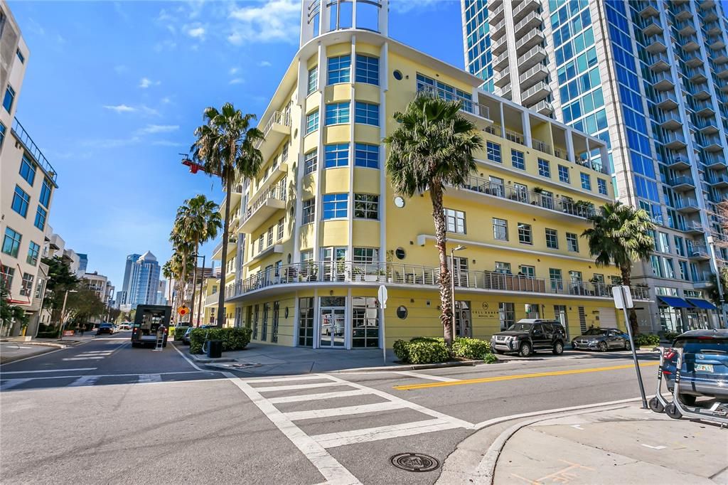 For Sale: $795,000 (1 beds, 2 baths, 1523 Square Feet)