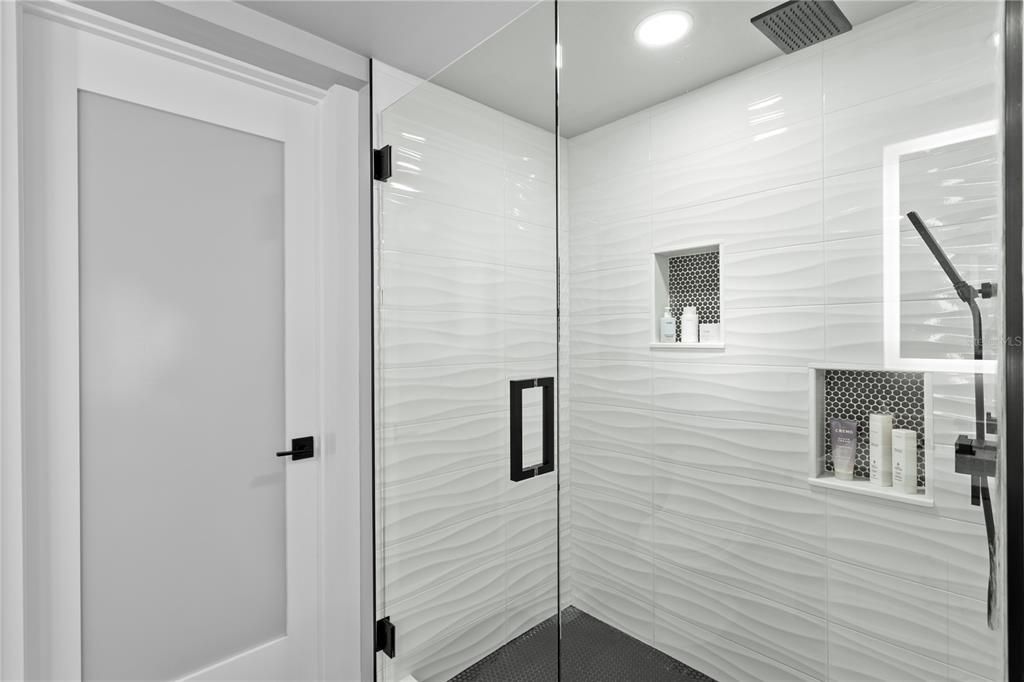 For Sale: $795,000 (1 beds, 2 baths, 1523 Square Feet)