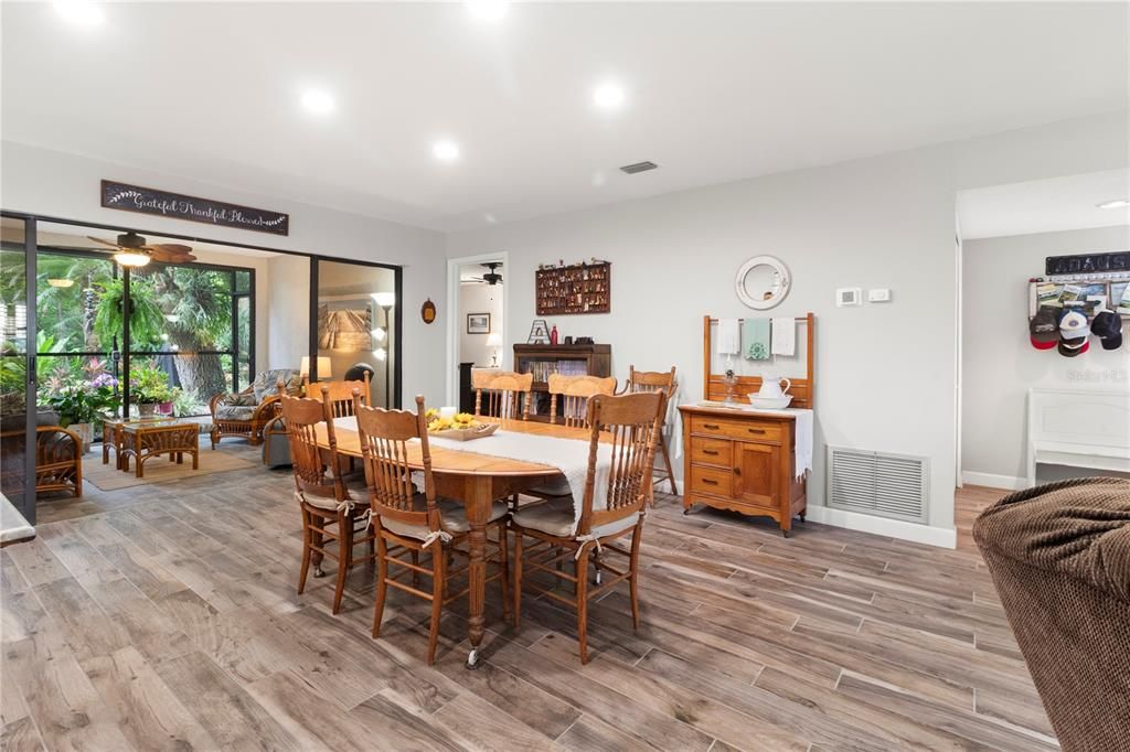 Activo con contrato: $169,900 (2 camas, 2 baños, 1224 Pies cuadrados)