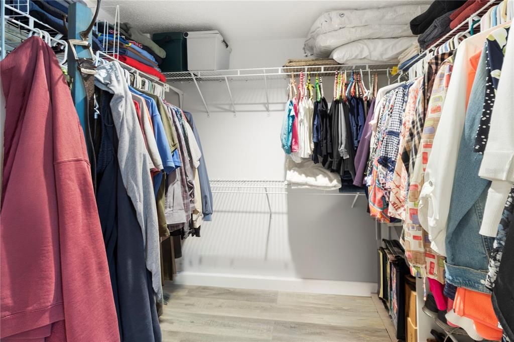 Activo con contrato: $169,900 (2 camas, 2 baños, 1224 Pies cuadrados)