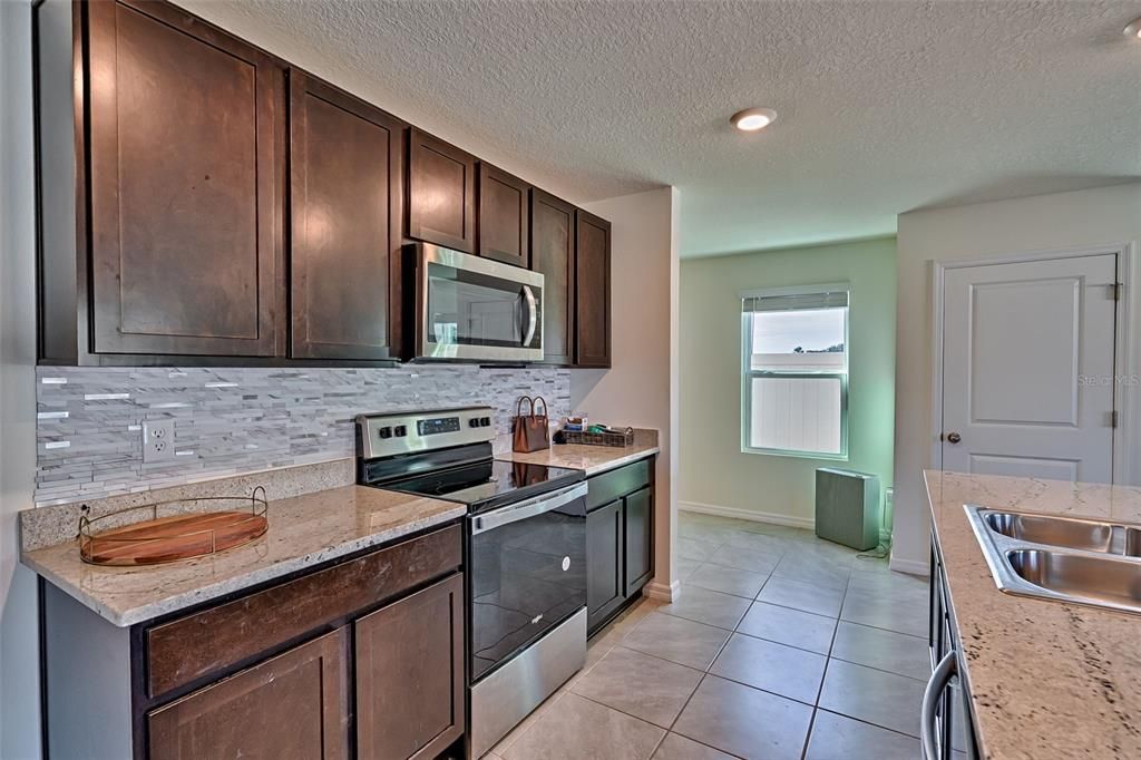 For Rent: $2,600 (4 beds, 2 baths, 2148 Square Feet)