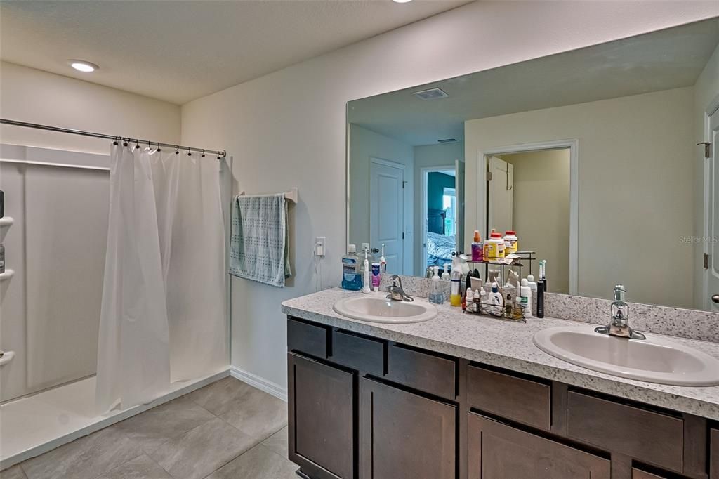 For Rent: $2,600 (4 beds, 2 baths, 2148 Square Feet)
