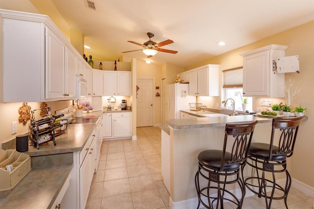 For Sale: $440,000 (3 beds, 2 baths, 1843 Square Feet)