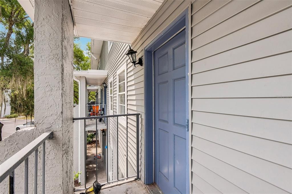 For Sale: $124,900 (2 beds, 1 baths, 864 Square Feet)