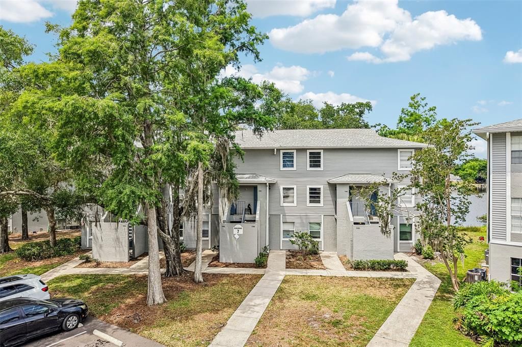 For Sale: $124,900 (2 beds, 1 baths, 864 Square Feet)