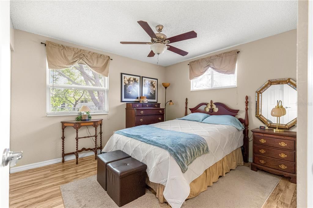 Activo con contrato: $179,000 (2 camas, 2 baños, 1001 Pies cuadrados)