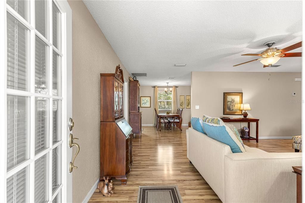 Activo con contrato: $179,000 (2 camas, 2 baños, 1001 Pies cuadrados)