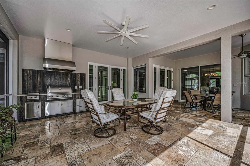 Activo con contrato: $1,295,000 (4 camas, 3 baños, 3316 Pies cuadrados)