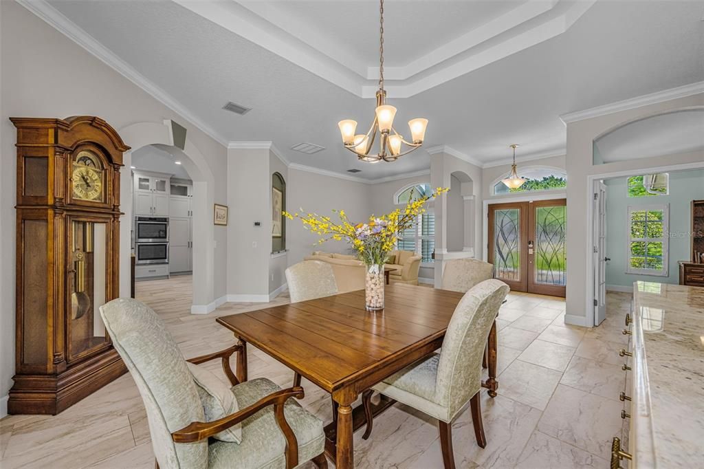 Activo con contrato: $1,295,000 (4 camas, 3 baños, 3316 Pies cuadrados)
