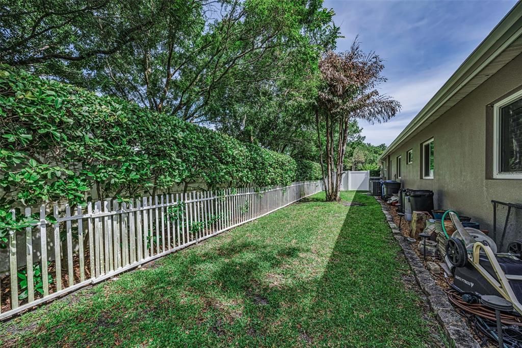 Activo con contrato: $1,295,000 (4 camas, 3 baños, 3316 Pies cuadrados)