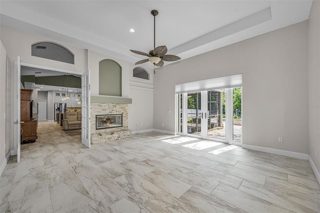 Activo con contrato: $1,295,000 (4 camas, 3 baños, 3316 Pies cuadrados)