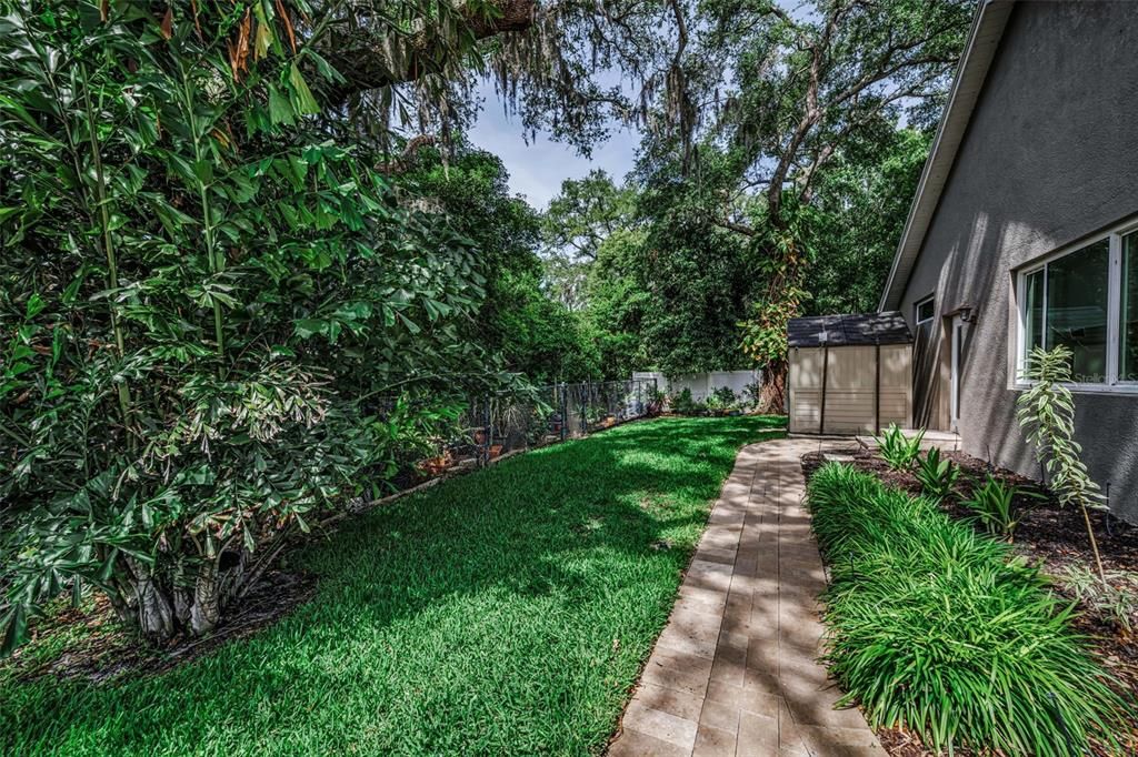 Activo con contrato: $1,295,000 (4 camas, 3 baños, 3316 Pies cuadrados)