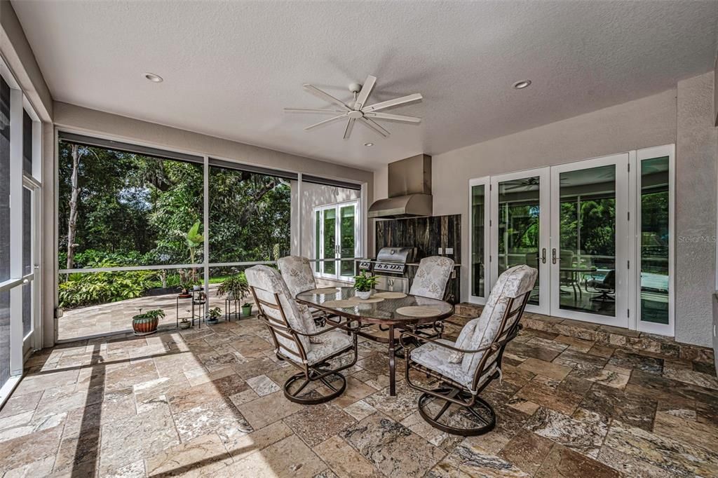 Activo con contrato: $1,295,000 (4 camas, 3 baños, 3316 Pies cuadrados)
