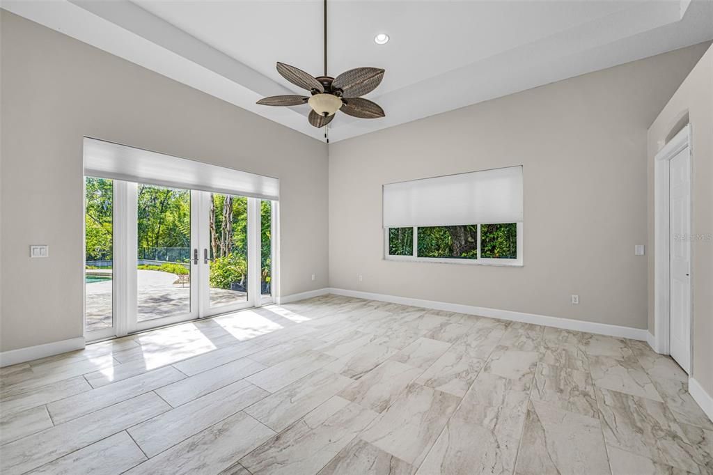 Activo con contrato: $1,295,000 (4 camas, 3 baños, 3316 Pies cuadrados)