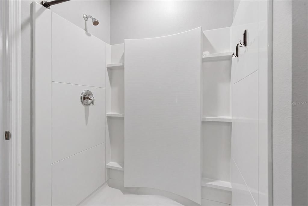For Sale: $399,900 (3 beds, 2 baths, 1516 Square Feet)