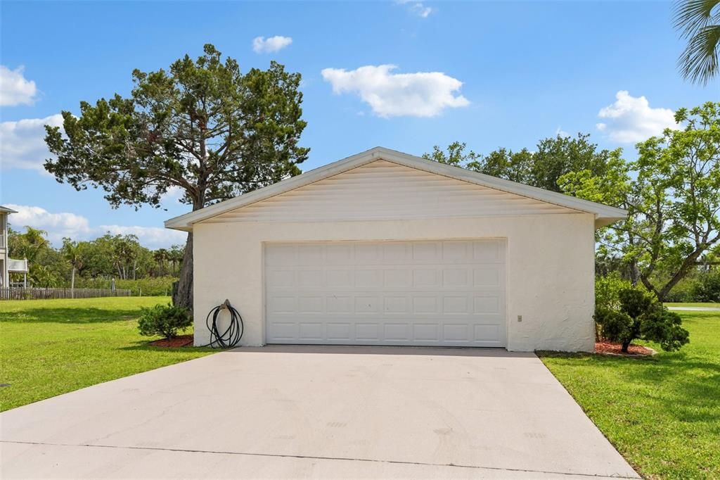 For Sale: $694,000 (3 beds, 3 baths, 2186 Square Feet)