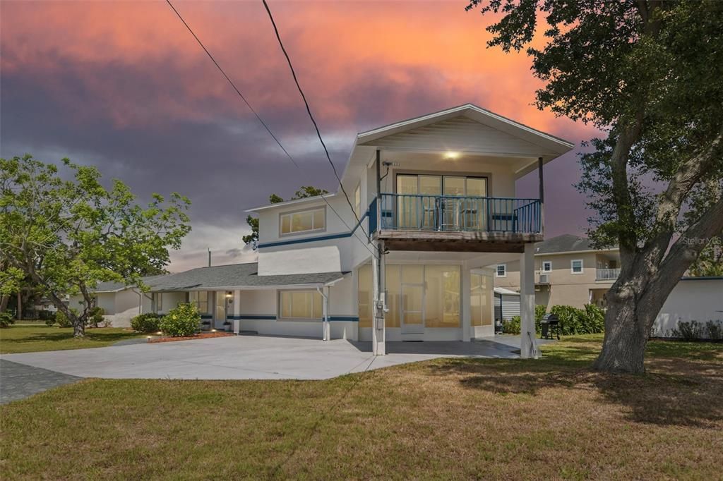 For Sale: $694,000 (3 beds, 3 baths, 2186 Square Feet)