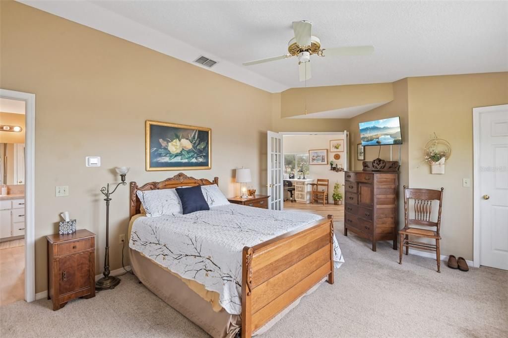 For Sale: $694,000 (3 beds, 3 baths, 2186 Square Feet)
