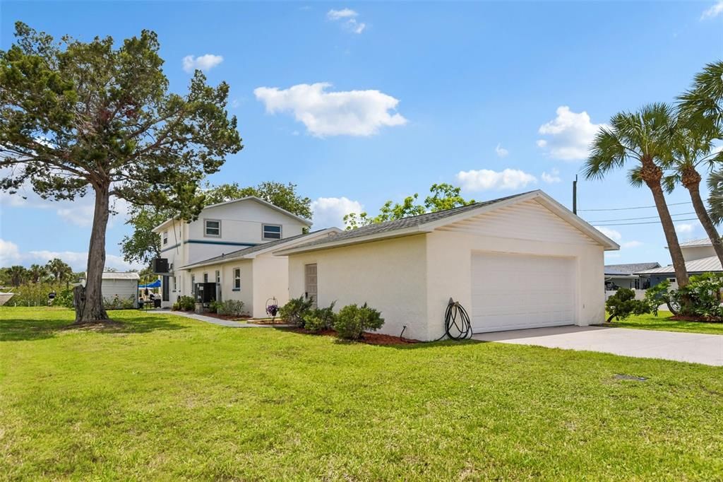 For Sale: $694,000 (3 beds, 3 baths, 2186 Square Feet)