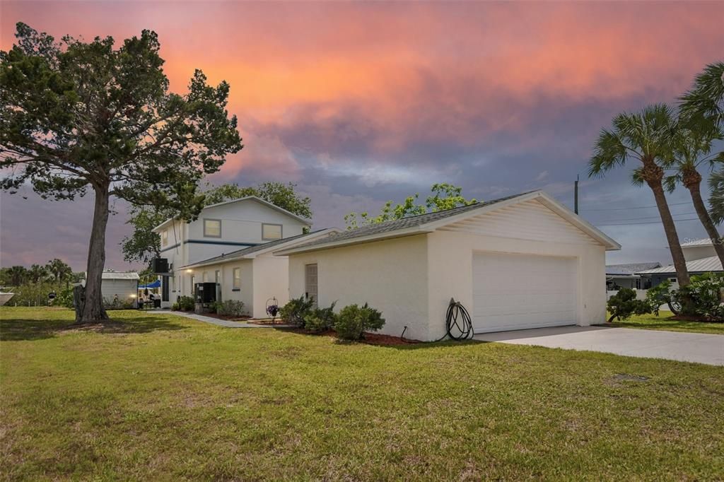 For Sale: $694,000 (3 beds, 3 baths, 2186 Square Feet)