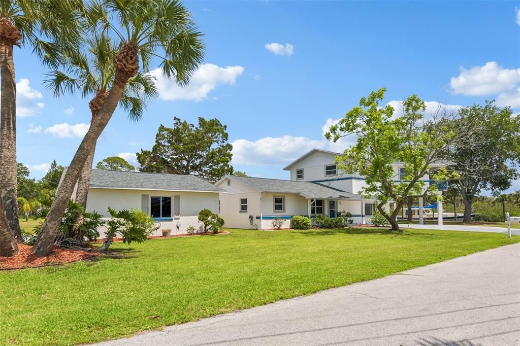 For Sale: $694,000 (3 beds, 3 baths, 2186 Square Feet)